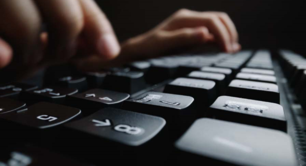 Khi chơi game, dùng phím tắt sẽ giúp thao tác nhanh hơn